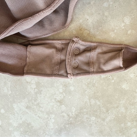 SKIMS Seamless Sculpt Thong Bodysuit Sienna Brown Womens Size S/M Shapewear NWOT - Picture 11 of 13